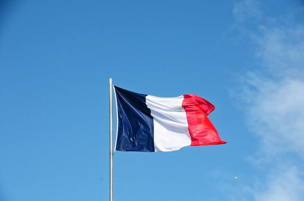 flag, france flag, wind, patriotism, mast, rod, french flag, france, patriot, official, town hall, public building, french republic, traditions, national, french, country, tribute, commemoration